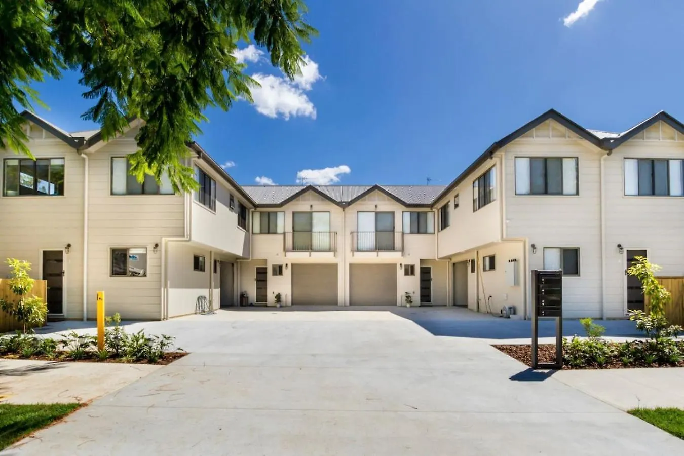 Bird Of Paradise Townhouse 2 At Sunlight Swan Beerwah Sleeps 6